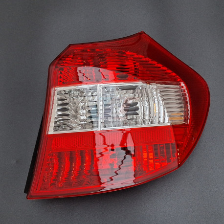 Feu arrière droit rouge/blanc BMW Série 1 E87 Phase 1 (2004–2007) – OEM+ – avec joints